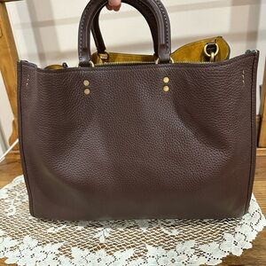 Coach Rogue 39 Maple